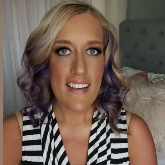 Meet your Posher, Amanda - Picture 1 of 1